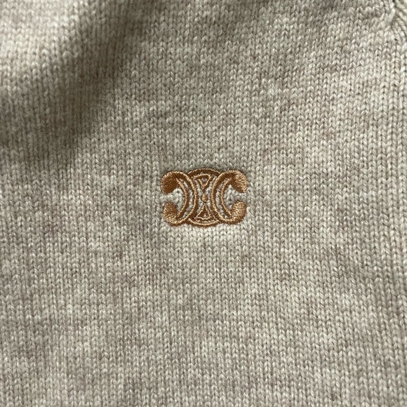 Celine Cream Sweater for Effortless Style - Picture 4 of 6